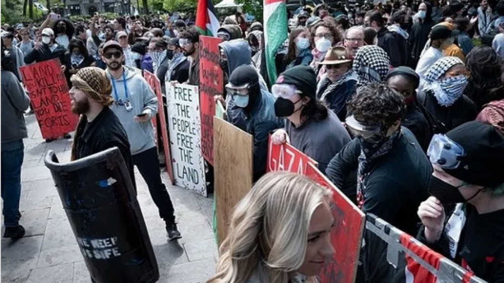 انسحاب عشرات الطلبة في جامعة بشيكاغو من حفل التخرج تضامنًا مع فلسطين