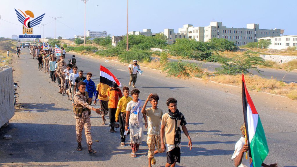 مسير وتطبيق قتالي لخريجي "طوفان الأقصى" من نادي المسيرة في الحوك بالحديدة