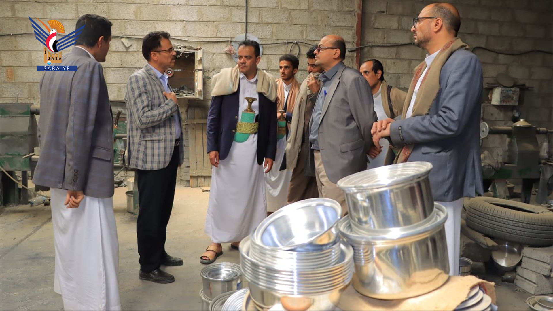 مقبولي وجمعان يتفقدان المصانع المتعثرة بمحافظة صنعاء