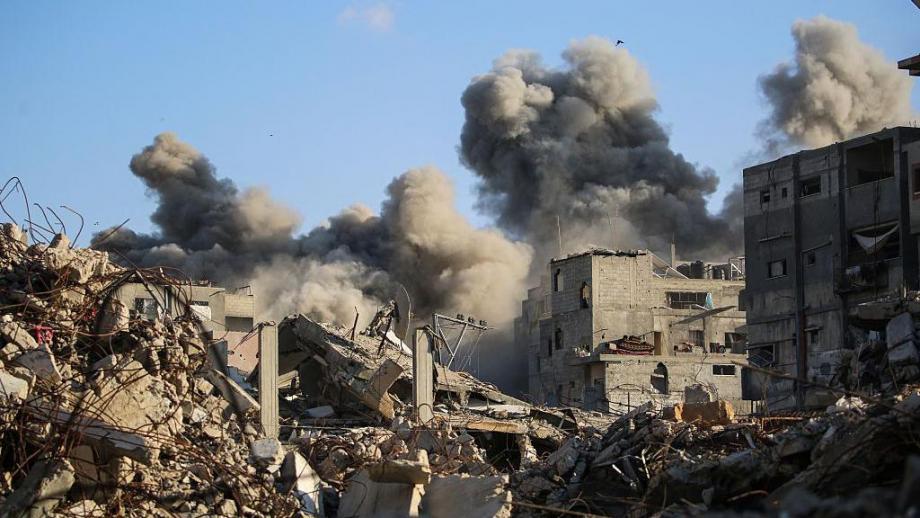 استشهاد 4 فلسطينيين بينهم مصور صحفي بقصف صهيوني وسط وجنوب قطاع غزة