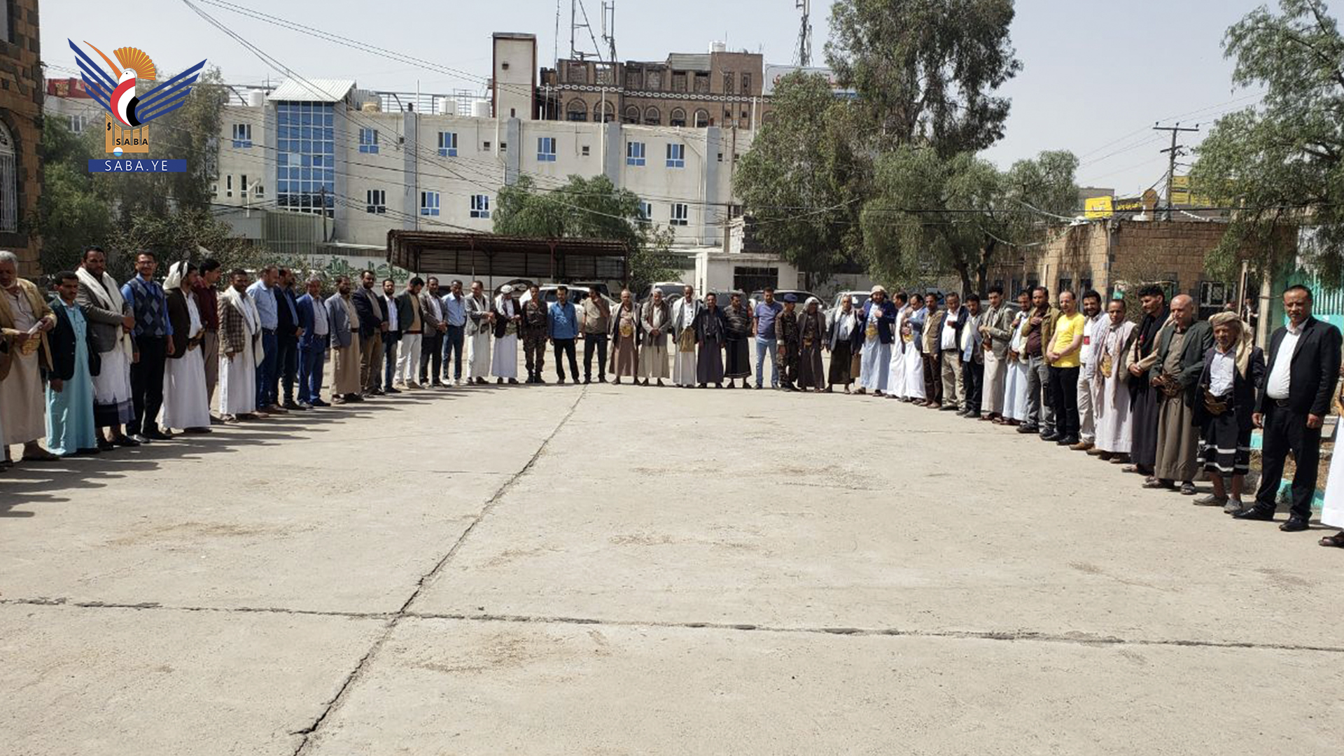 وقفة لمنتسبي الضرائب في ذمار تبارك الإنجاز الأمني بكشف خلايا التجسس