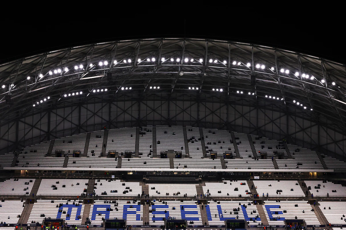 نادي نيوكاسل يتهم الشرطة الفرنسية بالاعتداء على جماهيره بعد الخسارة أمام مرسيليا