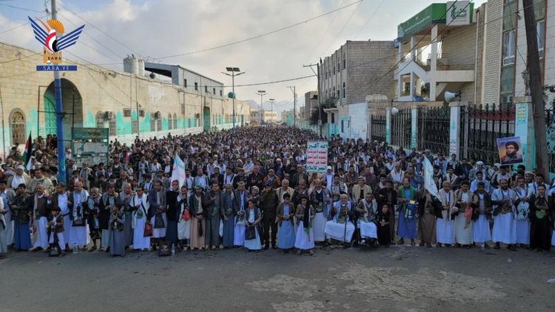 مسيرة ووقفات حاشدة في حجة تأكيدًا على العهد لشهيد القرآن والتعبئة مستمرة