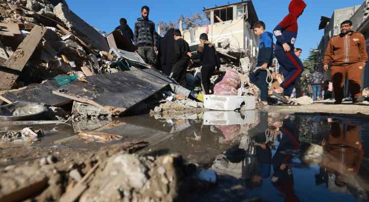 مراسل (سبأ): قطاع غزة بات يواجه "مكرهة بيئية كبيرة" بسبب تكدس النفايات