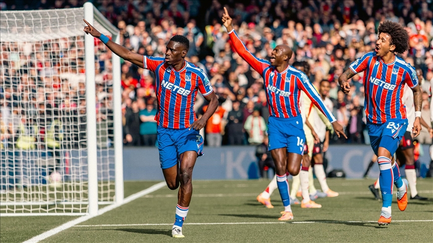 الدوري الإنجليزي.. كريستال بالاس يُلحق بليفربول أول خسارة ومانشستر يونايتد يواصل الترنح الدوري الإنجليزي.. كريستال بالاس يُلحق بليفربول أول خسارة ومانشستر يونايتد يواصل الترنح