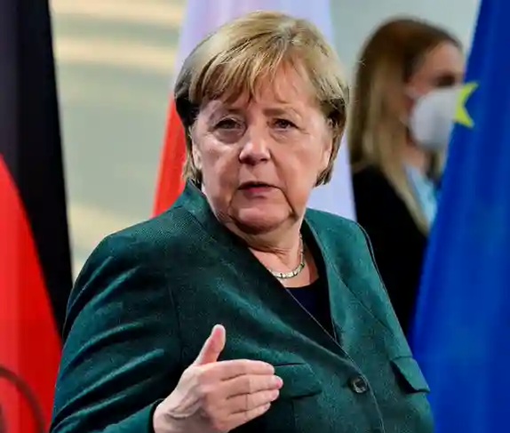 "دير شبيغل": ميركل وحزب البديل الألماني ضمن وثائق ابستين