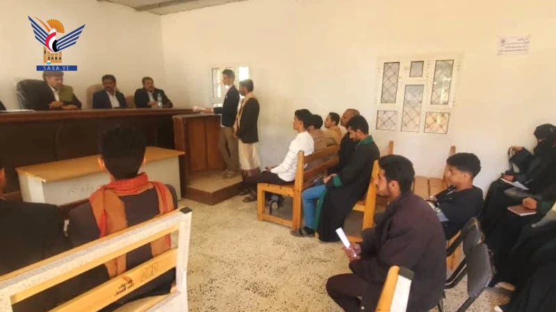 طلبة الشريعة والقانون بجامعة المحويت ينفذون تطبيق عملي بمحكمة الاستئناف