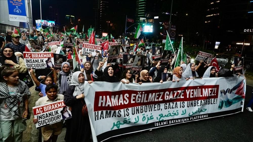مسيرة بإسطنبول ضد الإبادة الإسرائيلية والتجويع بغزة