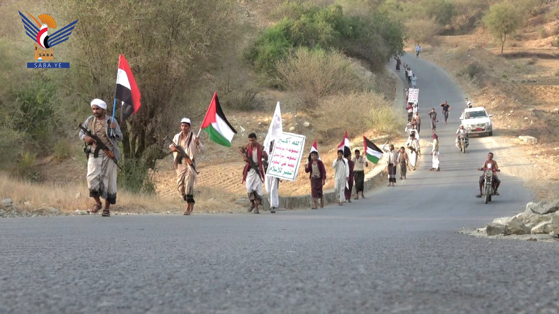  حجة .. مسير شعبي لخريجي الدورات العسكرية في هفج