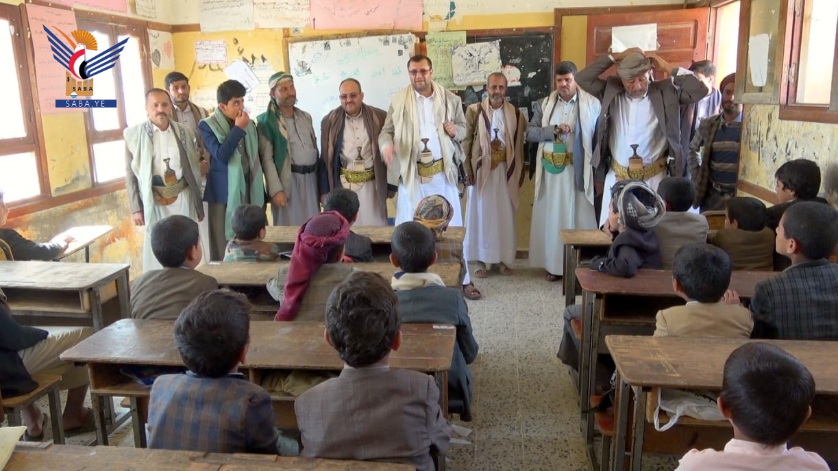 تفقد الدورات الصيفية في مديرية خمر بعمران