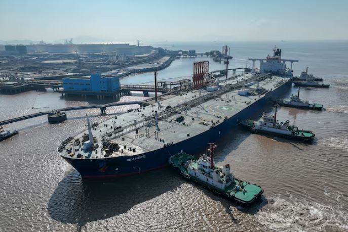 توقعات بتراجع مخزونات النفط العائم في آسيا مع انخفاض الصادرات