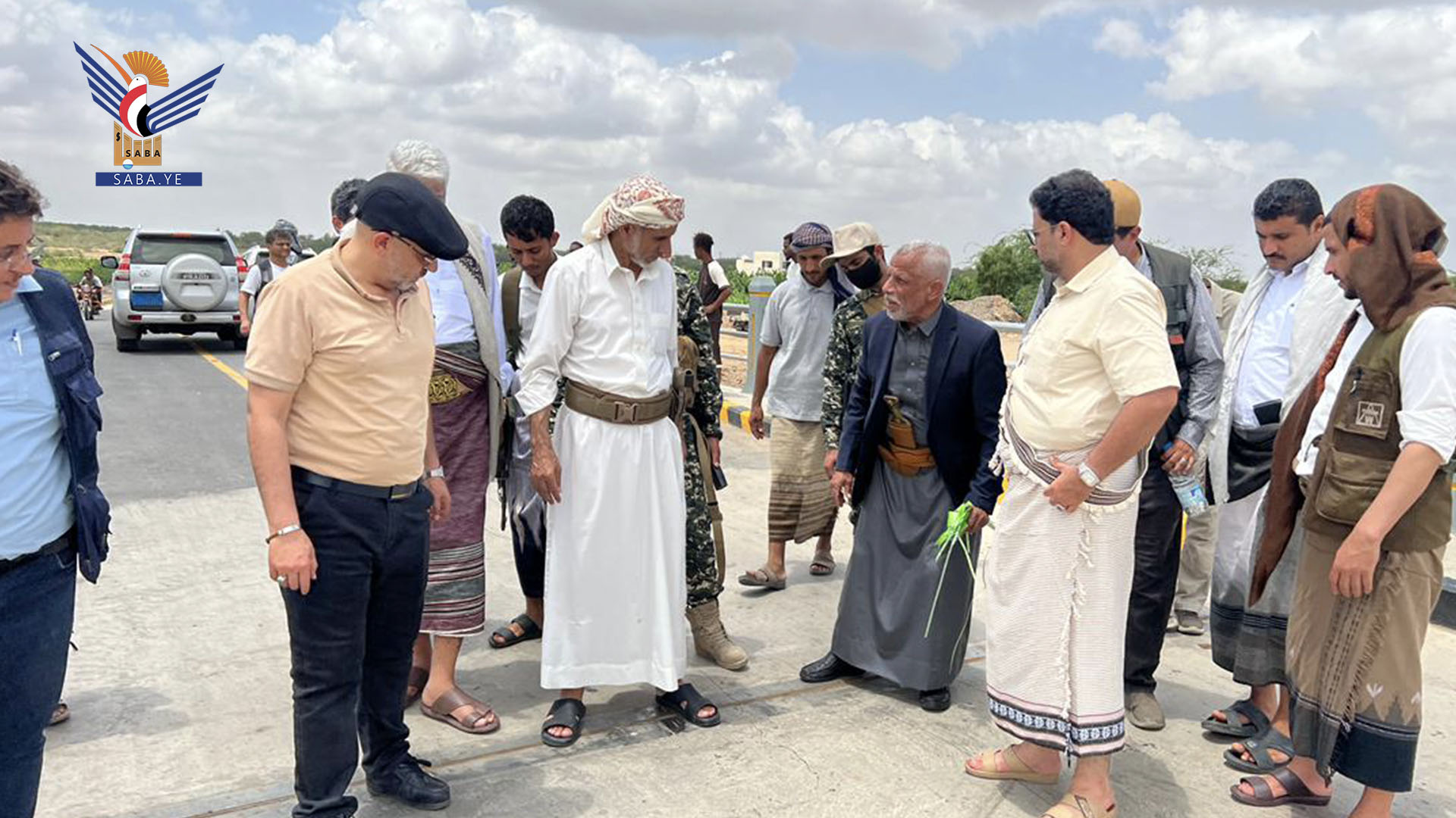 القائم بأعمال رئيس الوزراء يفتتح جسر الكدن في الحديدة