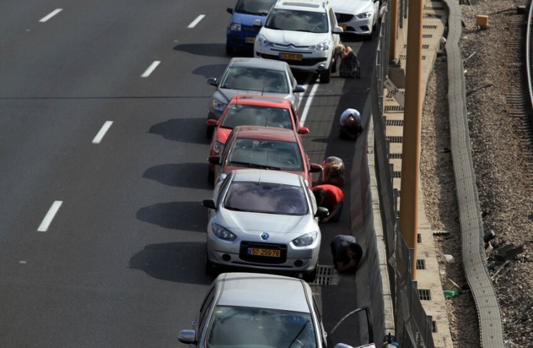 العدو الإسرائيلي يعدل إجراءات الإنذار استعدادا لهجمات صاروخية كبيرة ومحتملة من إيران واليمن