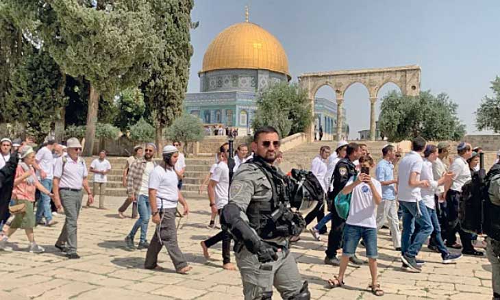 "حماس": قطعان المستوطنين وقوات العدو الصهيوني تمعن في انتهاك حرمة "الأقصى"