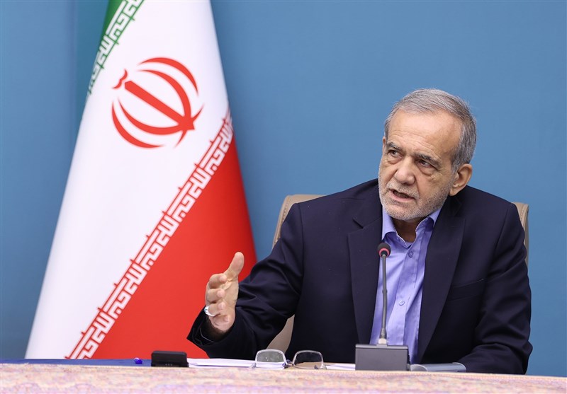 الرئيس الإيراني: اقتدار وأمن البلاد اليوم مدينان لقدرات القوات المسلحة  الرئيس الإيراني: اقتدار وأمن البلاد اليوم مدينان لقدرات القوات المسلحة