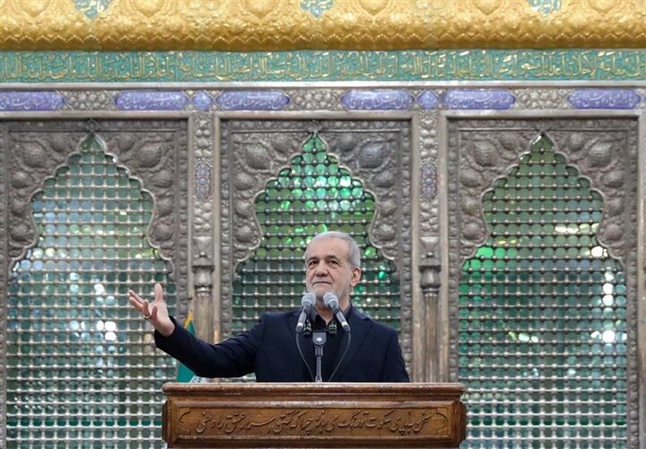 الرئيس الإيراني: الوحدة الوطنية والإسلامية هي الدرع الواقي من الأعداء