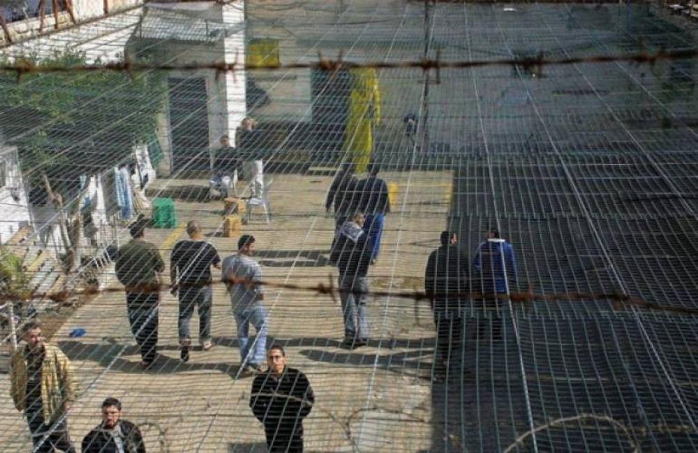 العدو الإسرائيلي يصدر ويجدد أوامر اعتقال إداري لـ41 فلسطينياً من الضفة