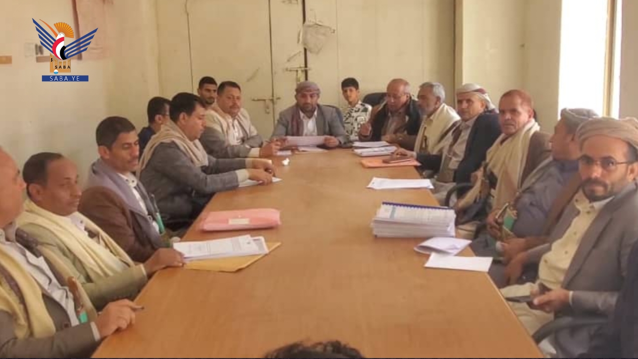 مناقشة خطة الطوارئ وتقارير أداء مؤسسة المياه في المحويت