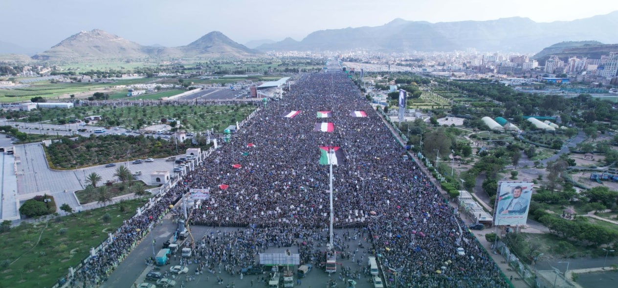مسيرات مليونية في اليمن دعماً لغزة: ردنا قادم.. والمفاجآت تحمل ما هو أكبر من الرد