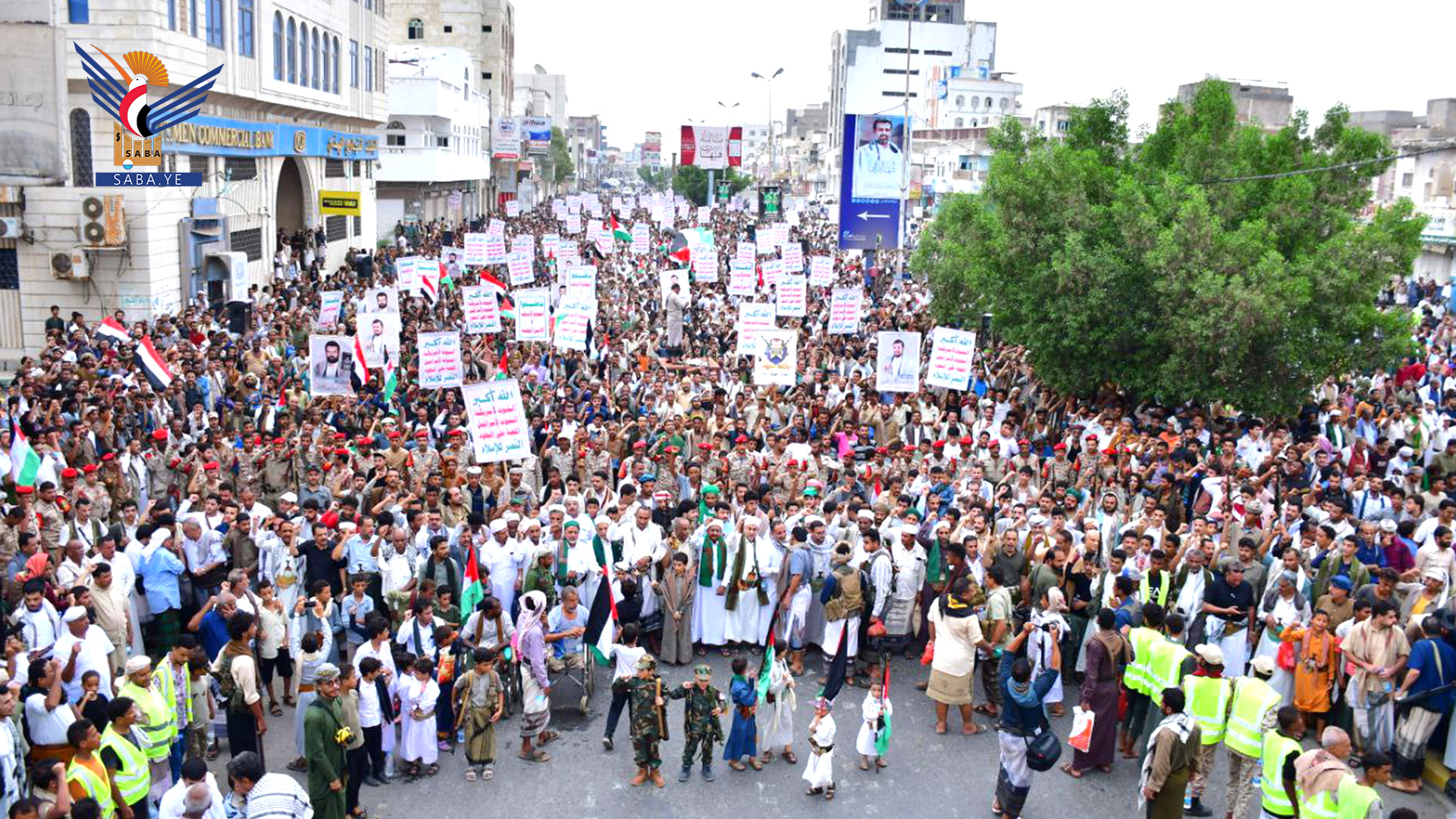 مسيرات الحديدة تجدّد التأكيد على نصرة غزة والجهوزية لمواجهة مؤامرات الأعداء