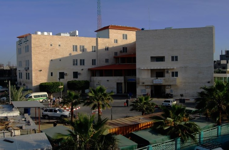  المكتب الإعلامي بغزة: استمرار قصف مستشفى شهداء الأقصى جريمة ممنهجة ضد النظام الصحي