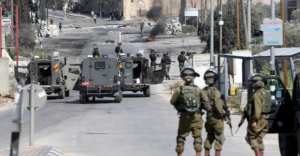 العدو الصهيوني يقتحم مدينة طولكرم ويحاصر مخيم نور شمس