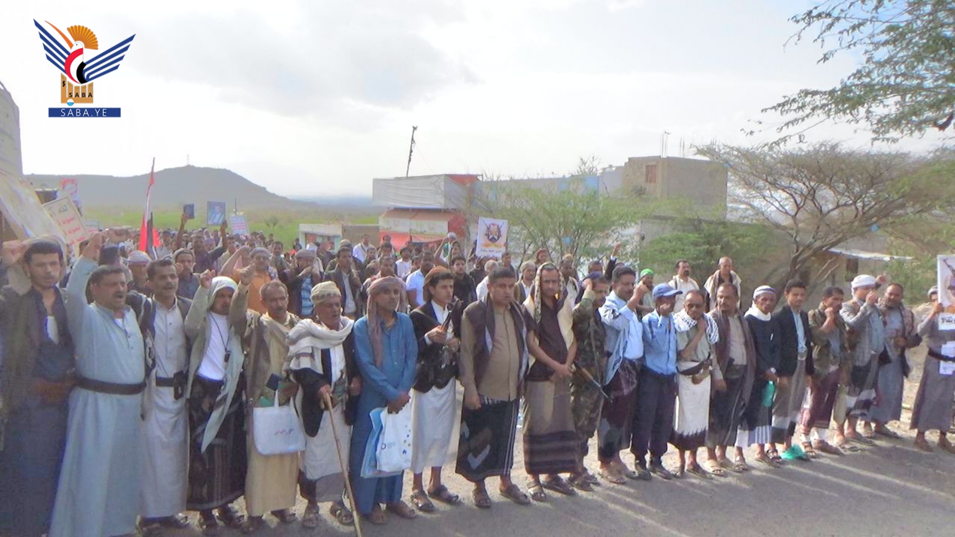 مسيرة حاشدة بلحج تحت شعار "ثابتون مع غزة في مواجهة التصعيد الأمريكي الإسرائيلي" 