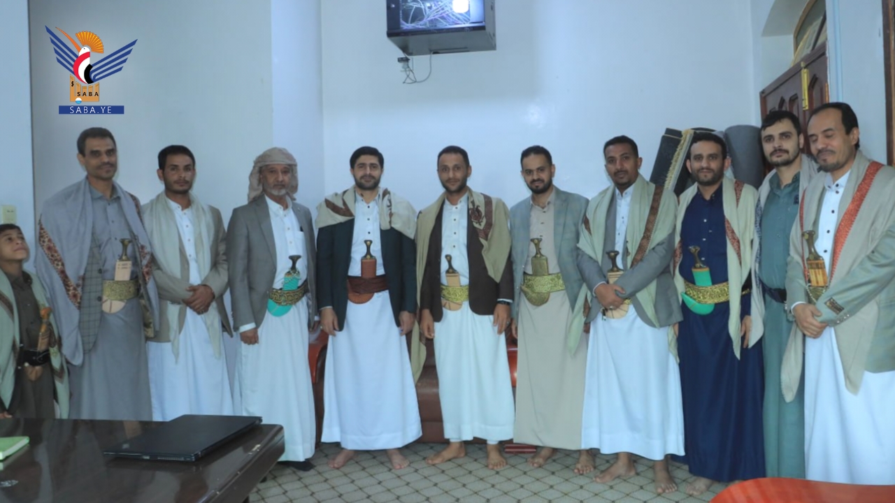 رئيس الهيئة العامة لرعاية أسر الشهداء يتفقد الانضباط الوظيفي بديوان عام الهيئة