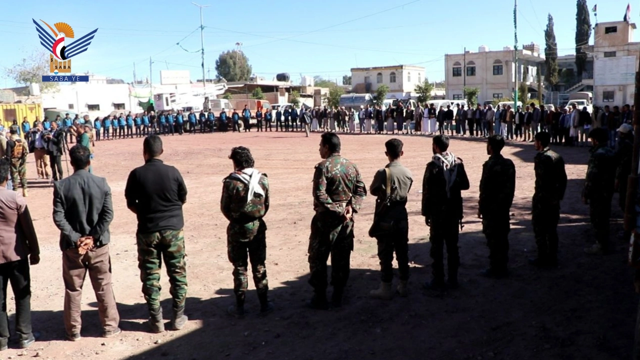 ذمار.. وقفات لمنتسبي الأشغال والشباب والموارد المائية تنديدًا باستمرار جرائم العدو