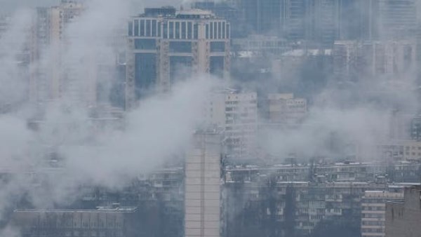 رئيس بلدية كييف: هجوم بطائرات مسيرة روسية يشعل حريقا في مبنى سكني