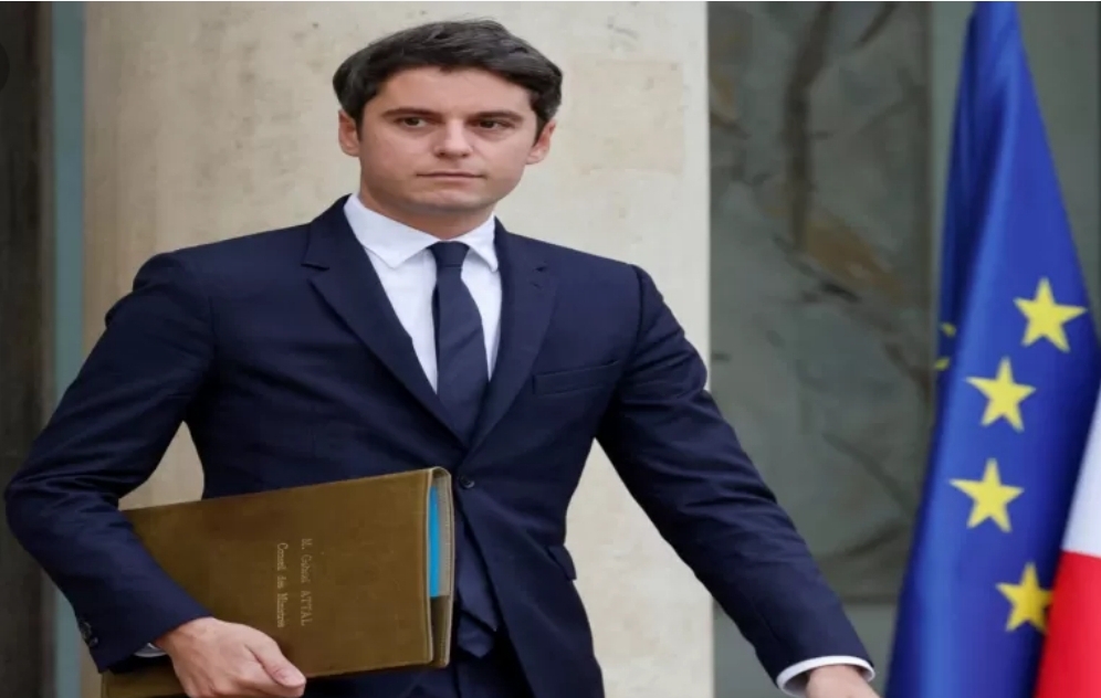 رئيس الوزراء الفرنسي يعتزم تقديم استقالته لرئيس ماكرون