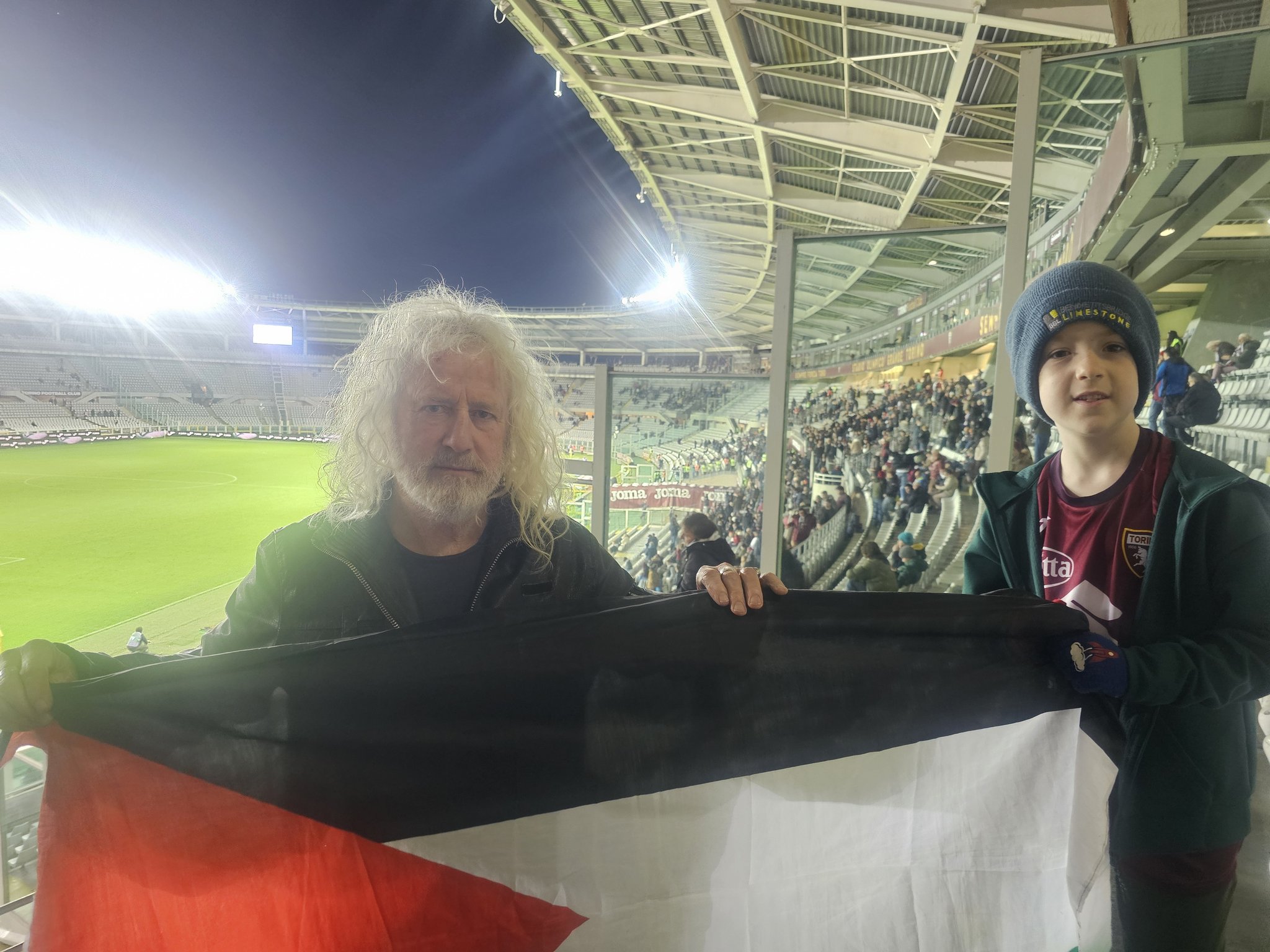 سياسي إيرلندي:لن نكون أحرارًا ما دامت فلسطين غير حرة