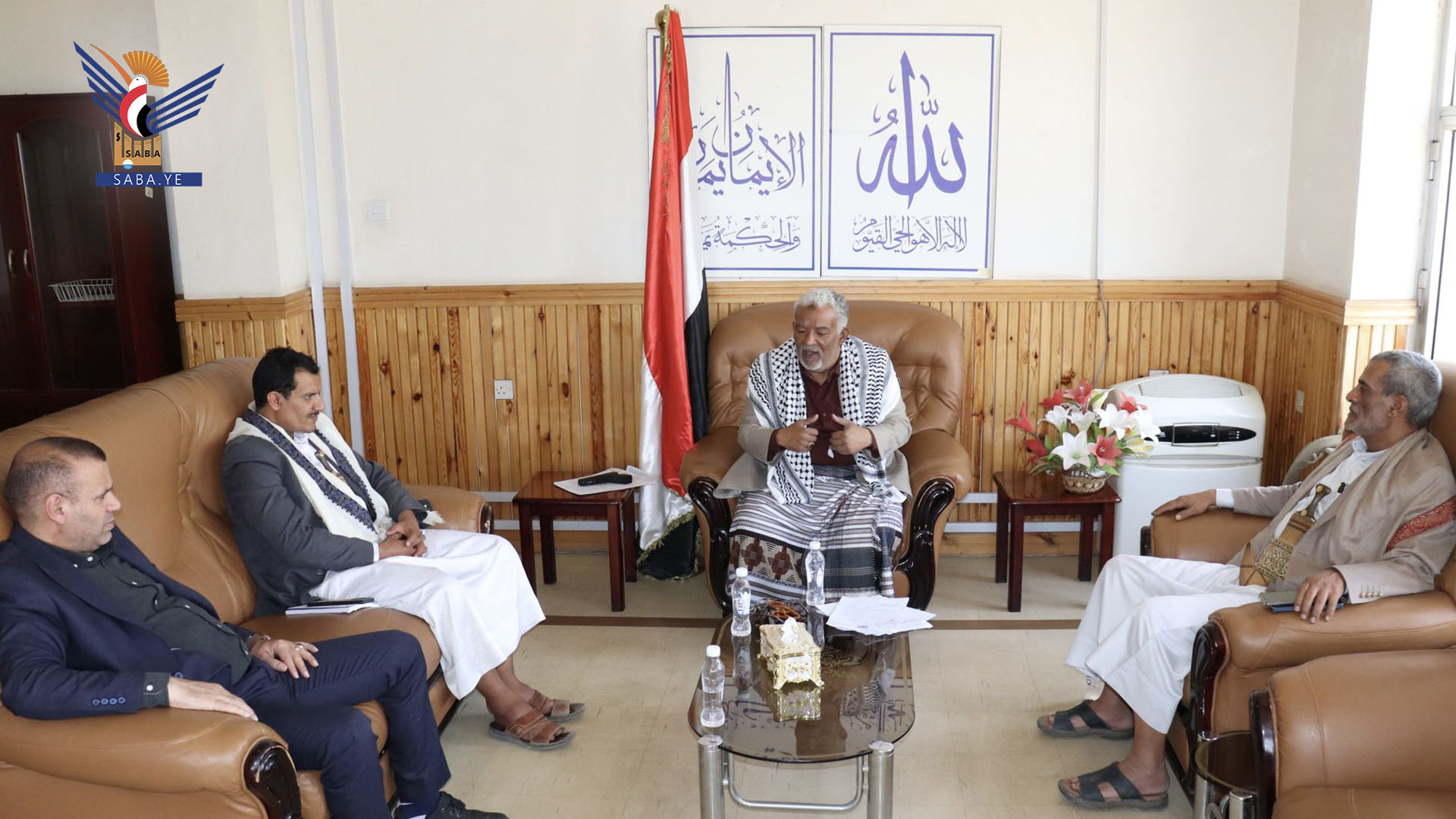 وزير الشؤون الاجتماعية يلتقي رئيس مصلحة الدفاع المدني ومدير جمعية الهلال الأحمر اليمني