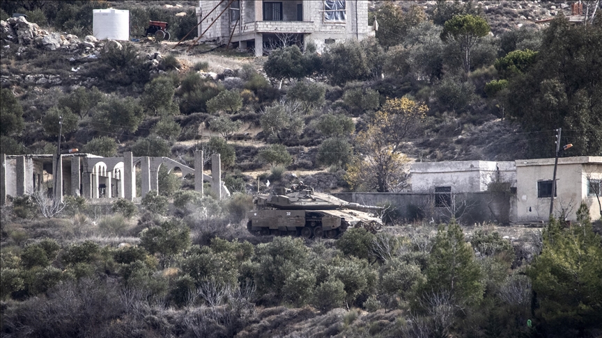 توغل وقصف جديد لقوات العدو الاسرائيلي على مناطق الجنوب السوري 