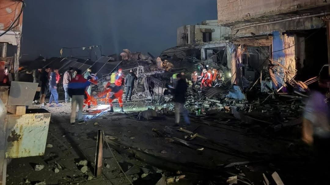 إصابة لبناني في قصف العدو الصهيوني مبنى بالمنطقة الصناعية في سينيق 