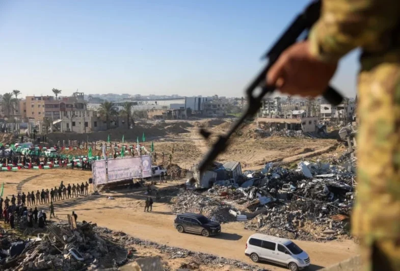 مسؤول "إسرائيلي" كبير: لا خيار سوى التفاوض مع حماس لاستعادة الأسرى أحياء