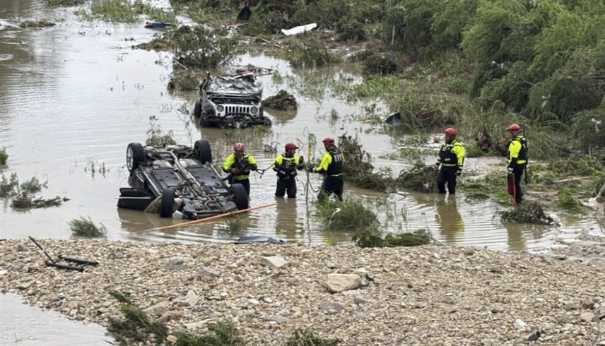مصرع 4 أشخاص في فيضانات سان أنطونيو الأمريكية مصرع 4 أشخاص في فيضانات سان أنطونيو الأمريكية