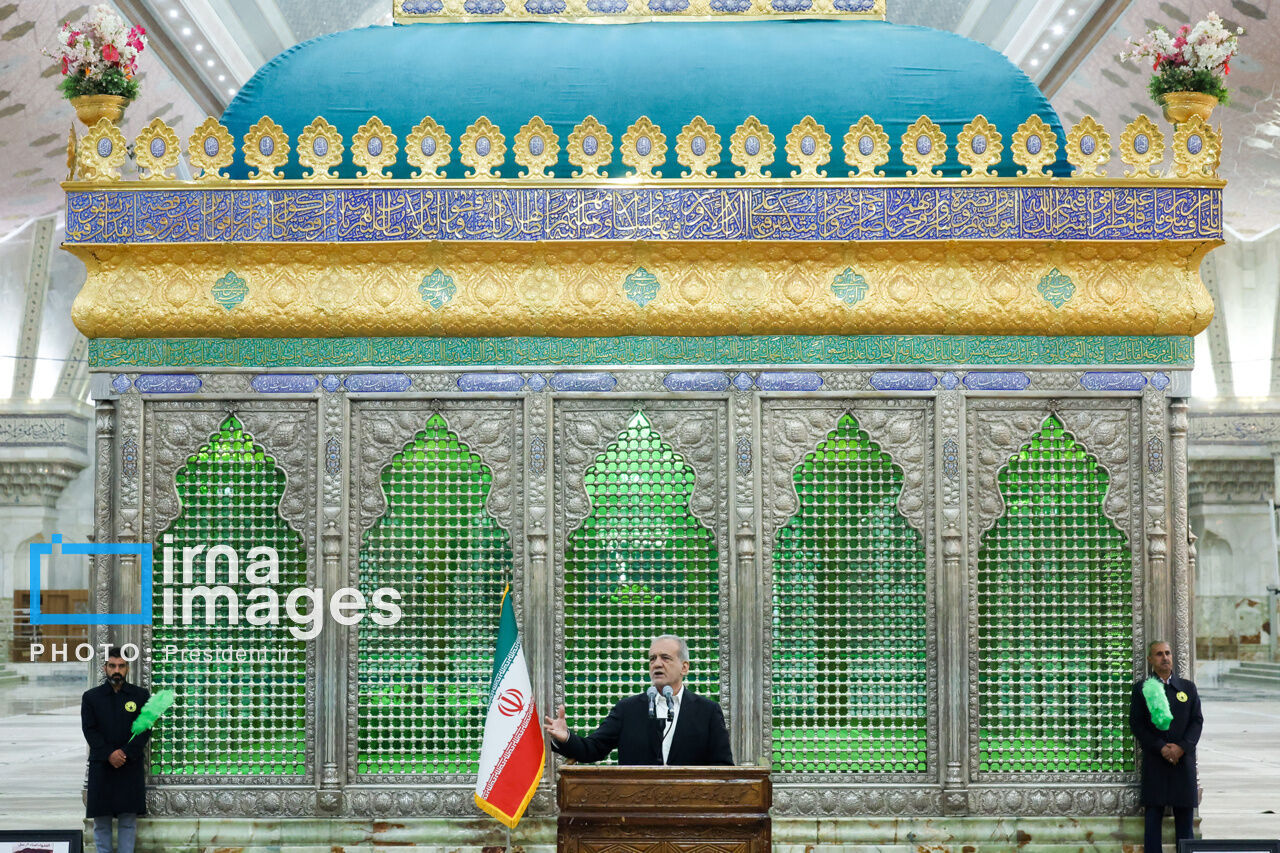 بزشكيان: الإدارة الأمريكية والكيان الصهيوني والأوروبيون كانوا يسعون الى تمزيق إيران والتحريض على الانقسام