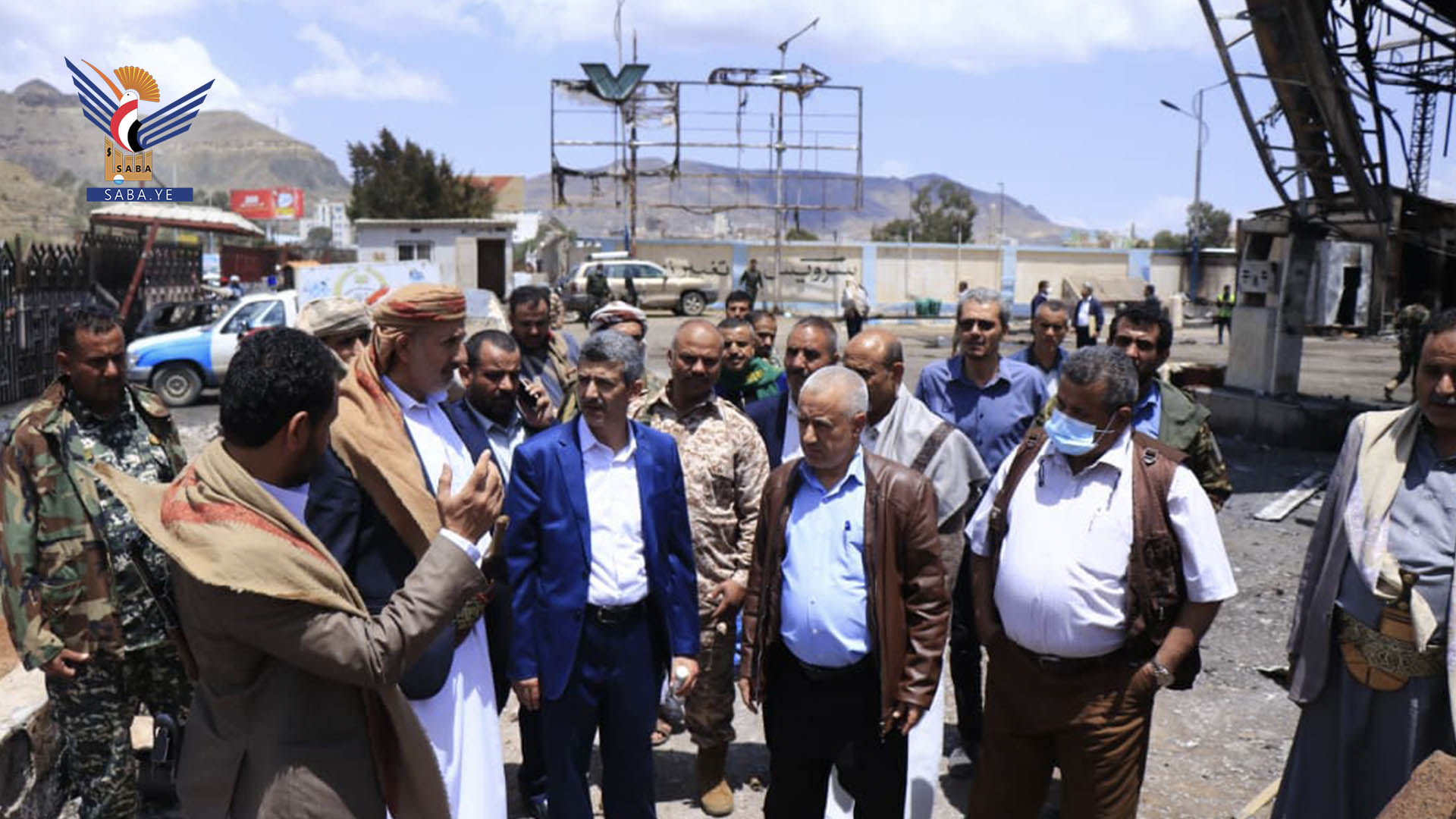 الأمير وسوار يتفقدان الأضرار في محطة شركة النفط اليمنية