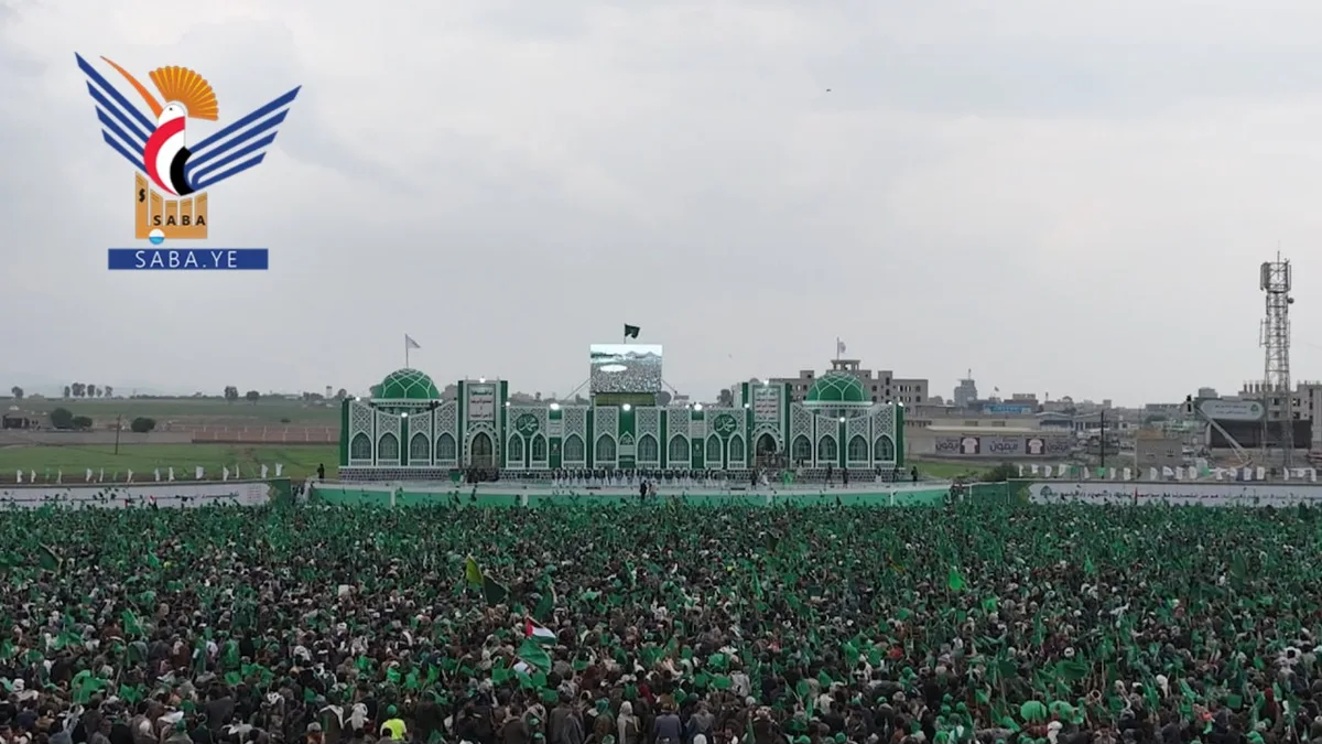 أبناء محافظة ذمار يحتشدون في ثلاث ساحات إحياءً لذكرى مولد النور