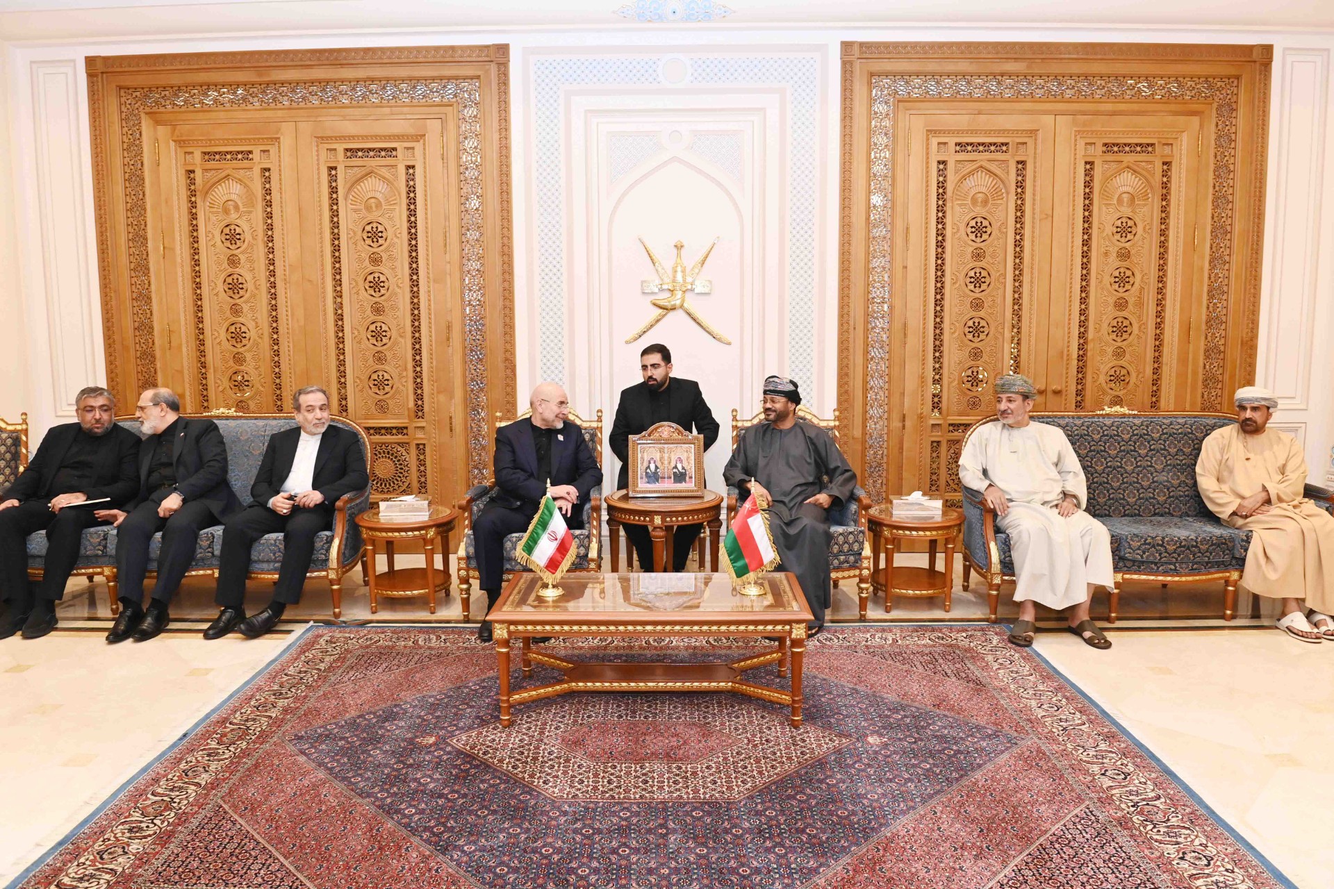 عُمان وإيران تؤكّدان أهميّة توظيف اللّحظة الدّبلوماسيّة الرّاهنة لدعم السّلام