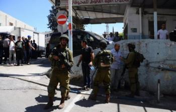 مستوطنون صهاينة يقتحمون المناطير برام الله.. وآخرون يعتدون على مدرسة بطوباس