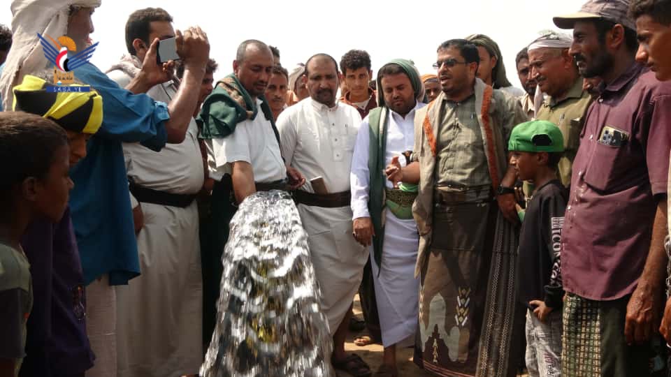 مكتب الزكاة بالحديدة يدشن مشروع مياه بقرية خبت المقارنة بمديرية اللحية