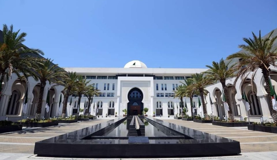  الجزائر تدين المجزرة الصهيونية بحق المدنيين العزلة بمخيم "النصيرات" في غزة