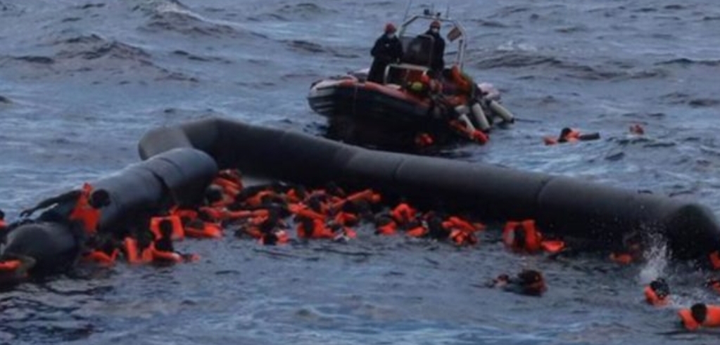  خفر السواحل الايطالي: ارتفاع حصيلة قتلى غرق مركب للمهاجرين الى 34 شخصا