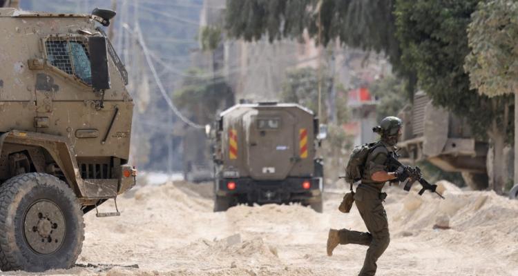 محافظ طولكرم:العدو الصهيوني يرتكب جرائم سرقة وإذلال بحق الفلسطينيين 