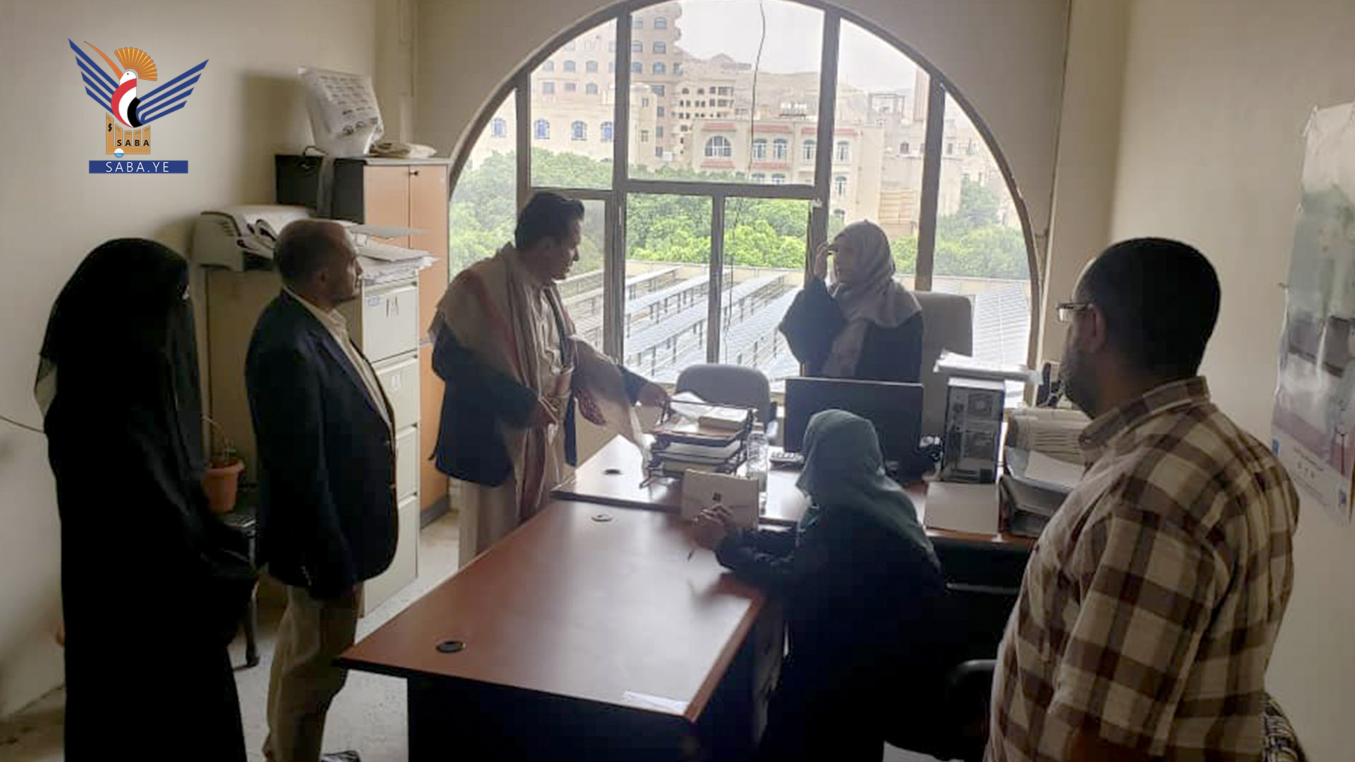 وزير حقوق الإنسان يطلع على مستوى الانضباط الوظيفي بديوان الوزارة