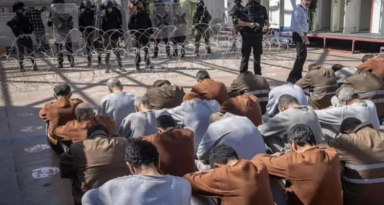 "الأسير الفلسطيني": تدهور غير مسبوق للأوضاع المعيشية والصحية للأسرى داخل سجون العدو