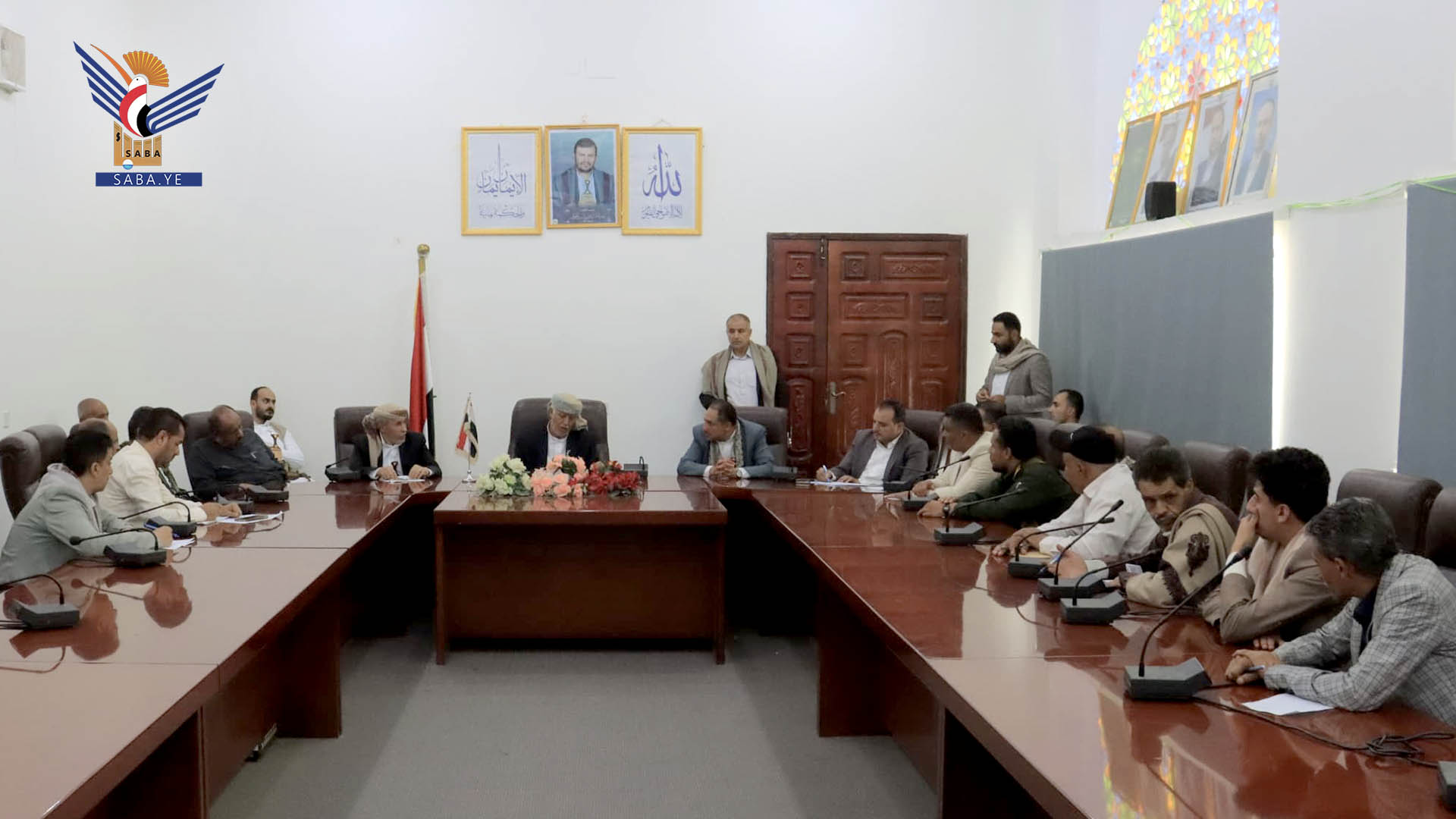 مناقشة خطة تنفيذ مشاريع صيانة الطرق بمدينة إب