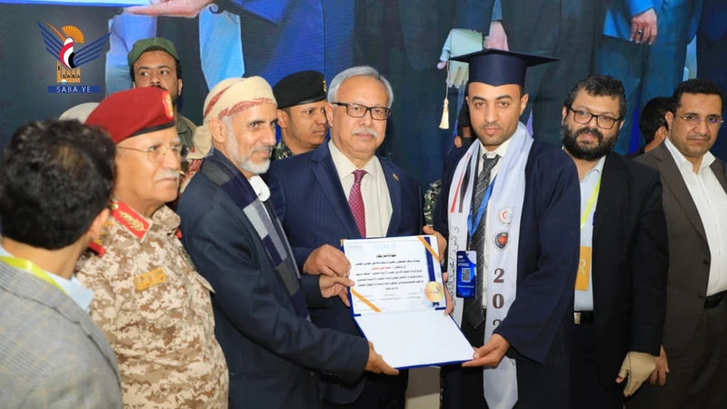 ابن حبتور ومفتاح يشاركان في افتتاح أعمال المؤتمر العلمي الثامن لمركز القلب العسكري